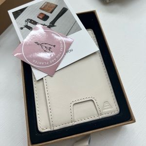 Andar wallet white